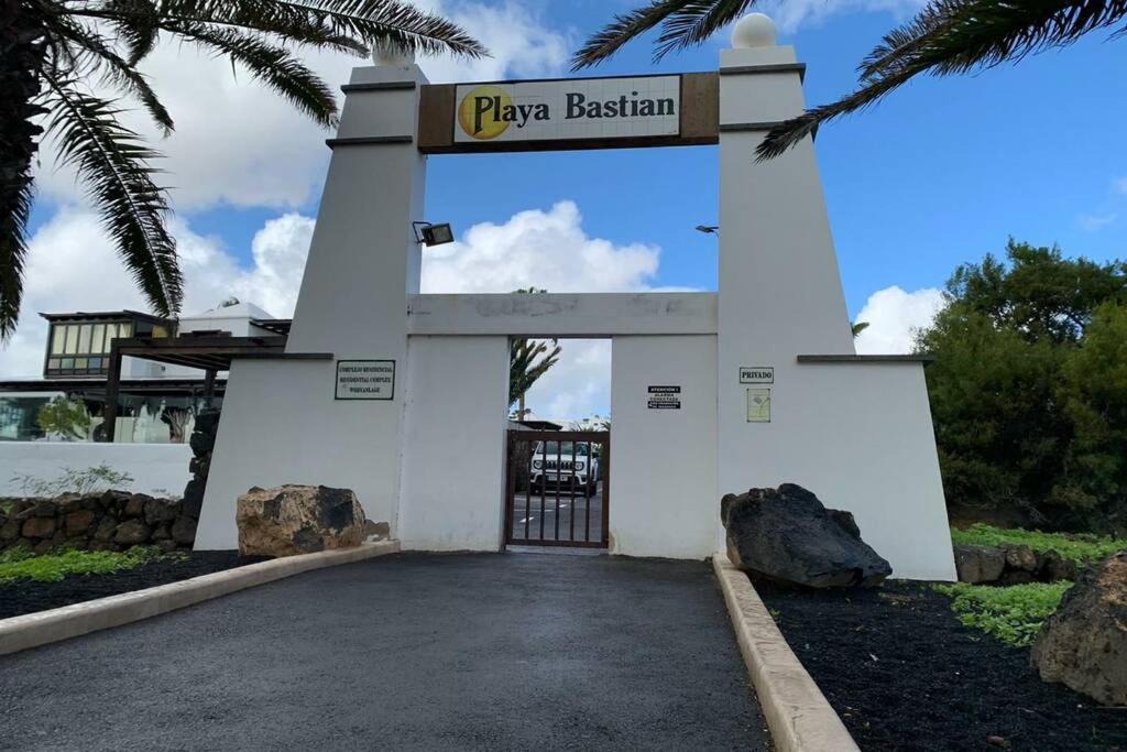 Apartamento Bastian Casas Verdes Costa Teguise Bagian luar foto