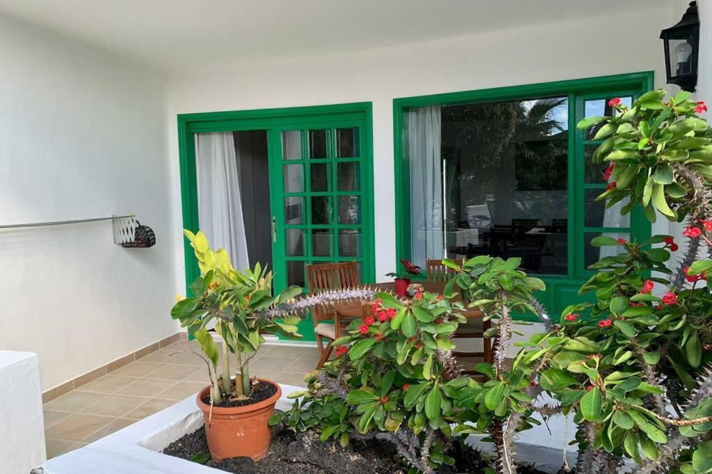 Apartamento Bastian Casas Verdes Costa Teguise Bagian luar foto