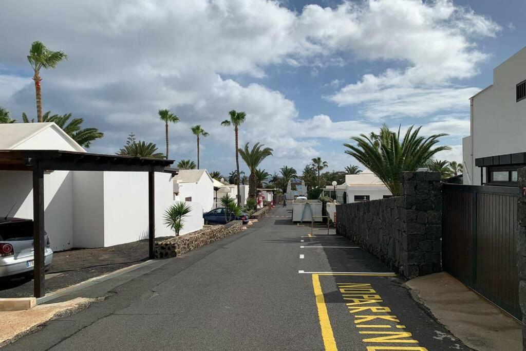 Apartamento Bastian Casas Verdes Costa Teguise Bagian luar foto